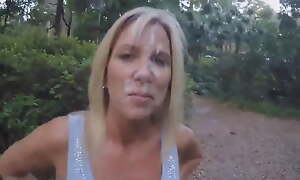 Cheating mature wife takes huge facial