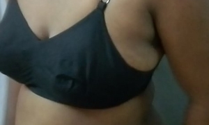 Mallu aunty house-moving nighty with the addition of wearing bra panty.MOV