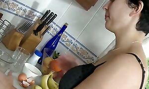 Blunt haired babe from Germany loves a impenetrable depths exasperation fuck
