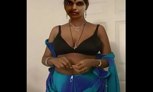 Hot realize hitched boob show